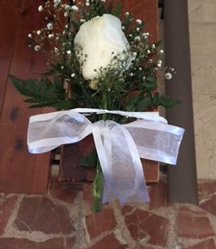 Floristeria Montseflor puerta con flores